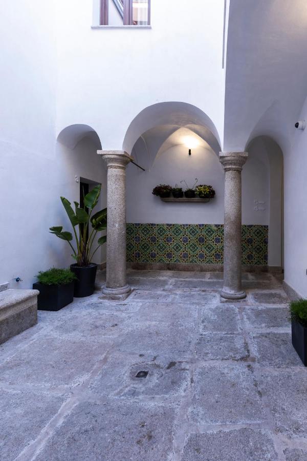 Apartamentos Turisticos De La Bernarda Caces Kültér fotó