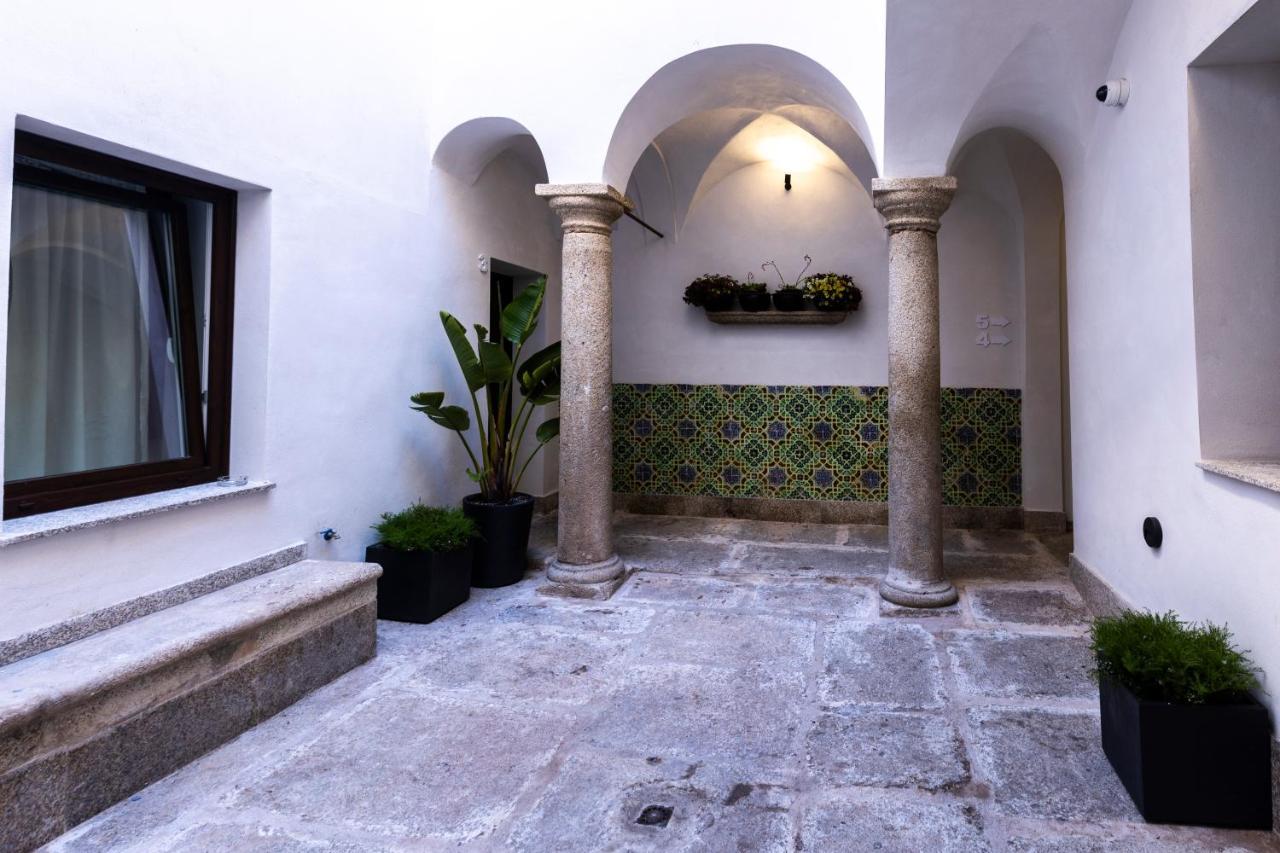 Apartamentos Turisticos De La Bernarda Caces Kültér fotó