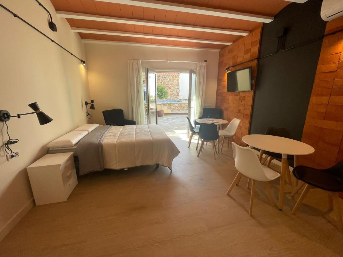 Apartamentos Turisticos De La Bernarda Caces Kültér fotó